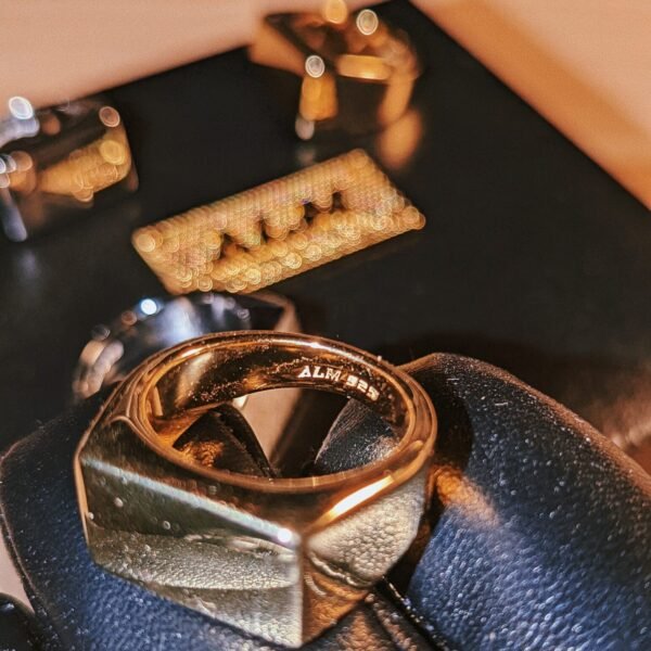 Valor Signet Ring - Image 10